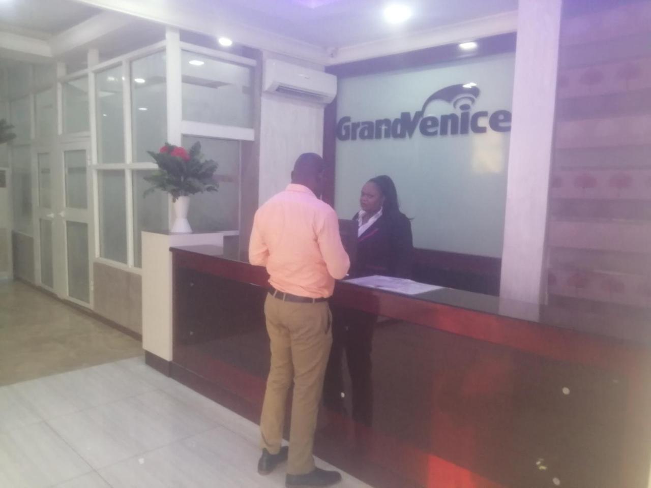 Grand Venice Transit Apartments Lagos Exterior foto